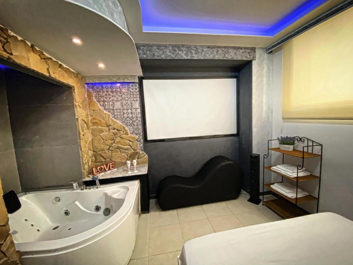 Aparta Suite La Nuit Calafell Exterior foto